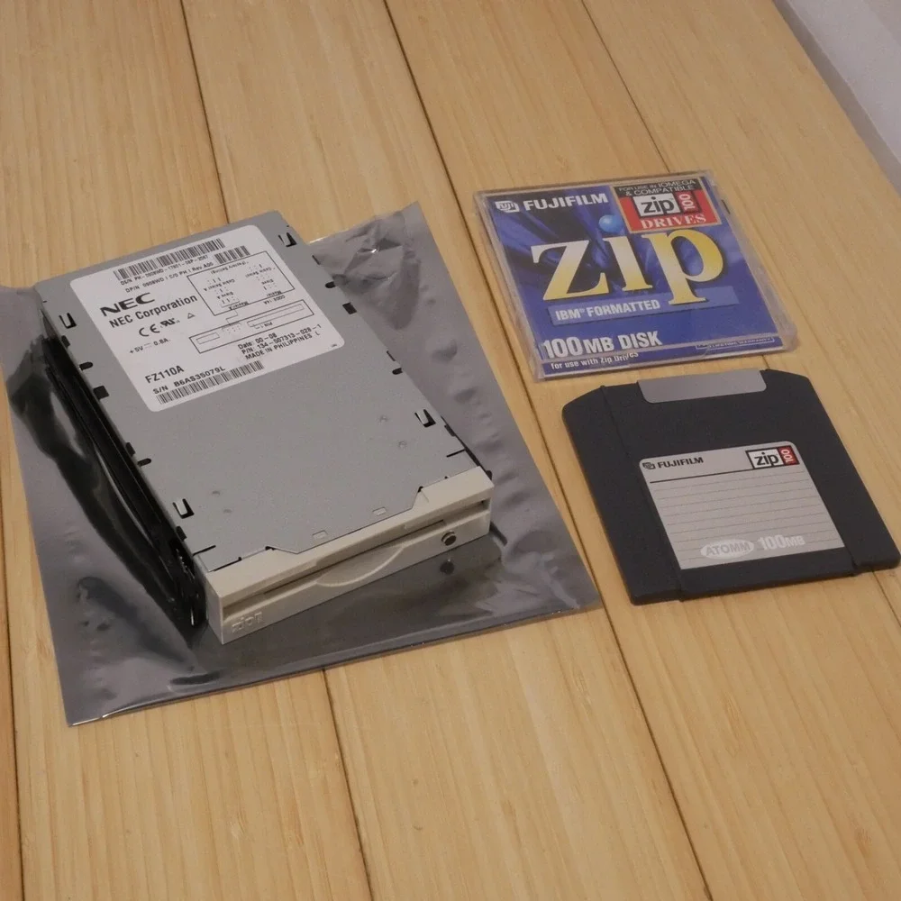 White NEC 100MB Internal FZ110-A IDE 3.5 Zip Disk Drive with‎ Disk - Tested 01